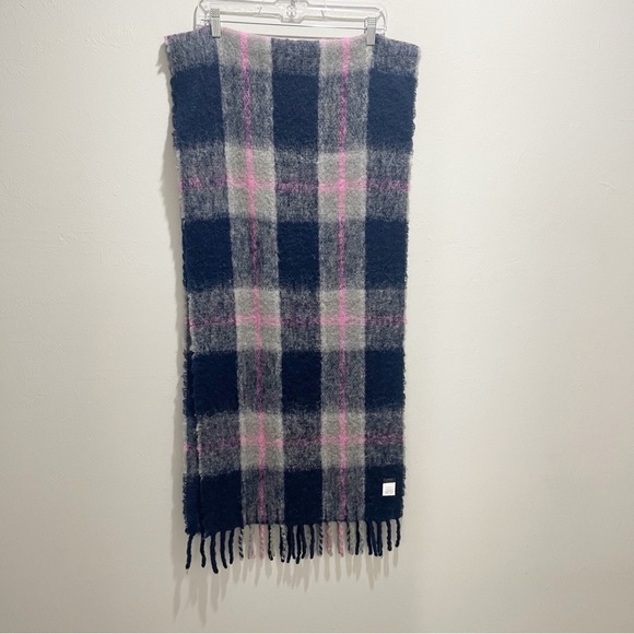 J CREW Women’s Blue Pink Tartan Plaid Wool Blend Scarf Made In Italy 19” X 85” - Picture 1 of 4